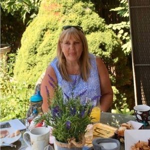 Meet your Posher, Linda